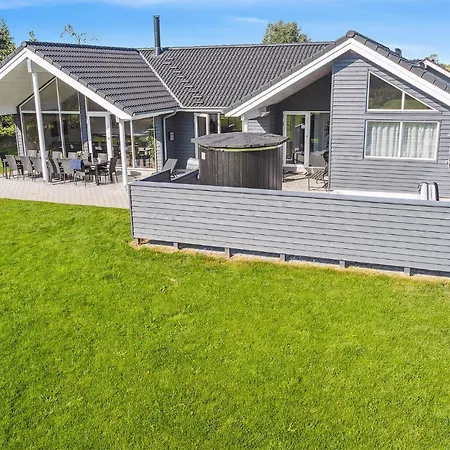 Beautiful In Idestrup With Sauna Semesterbostad
